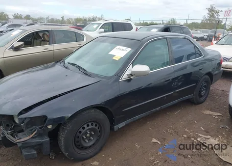 1998 Honda Accord Lx V6 из США, поврежденный, VIN 1HGCG1648WA062601